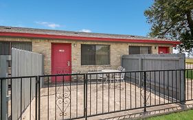 Americas Best Value Inn Lockhart Tx